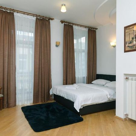 Apartment On Mala Zhytomyrska Street 17 Kiev Eksteriør billede