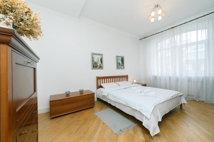 Apartment On Mala Zhytomyrska Street 17 Kiev Eksteriør billede