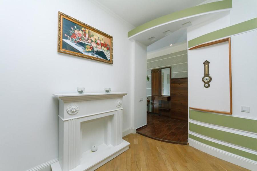 Apartment On Mala Zhytomyrska Street 17 Kiev Eksteriør billede